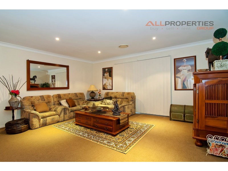 9 Mathison Ct, Redland Bay QLD 4165