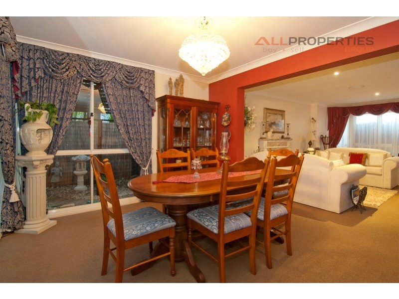 9 Mathison Ct, Redland Bay QLD 4165