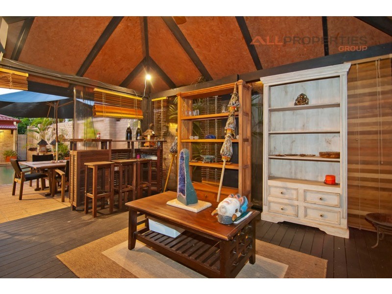 9 Mathison Ct, Redland Bay QLD 4165