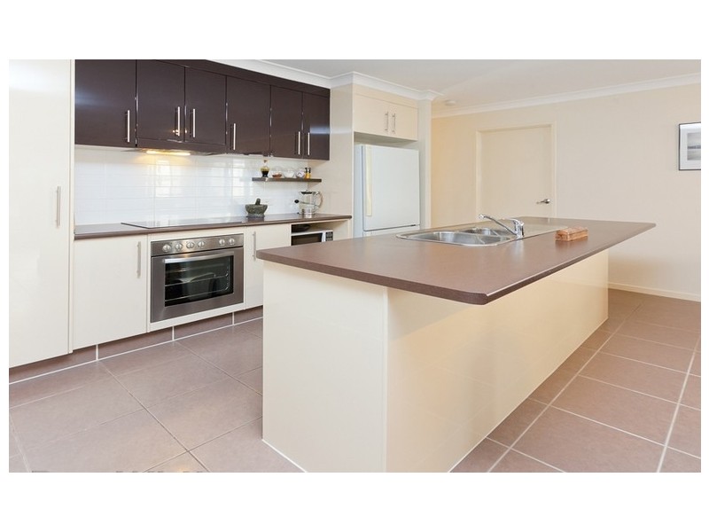 6 Cottonwood Crescent, Springfield Lakes QLD 4300