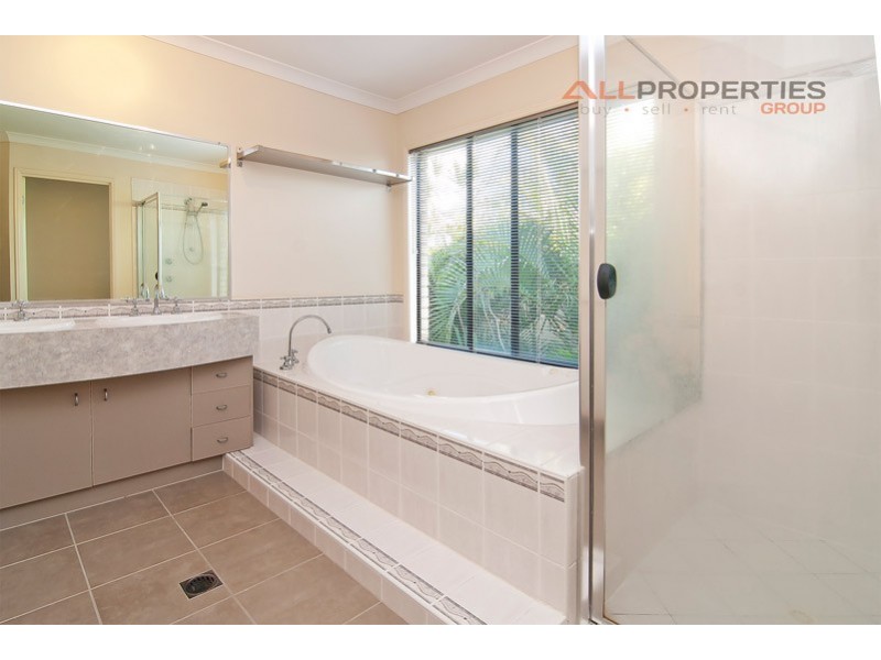 52 Gilberton Crescent, Forest Lake QLD 4078