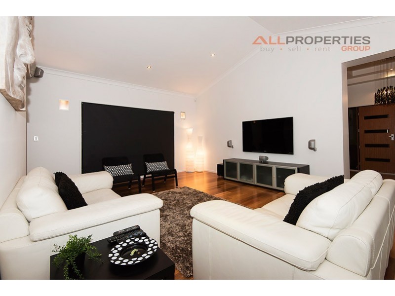 7 Rockford Drive, Bellbird Park QLD 4300