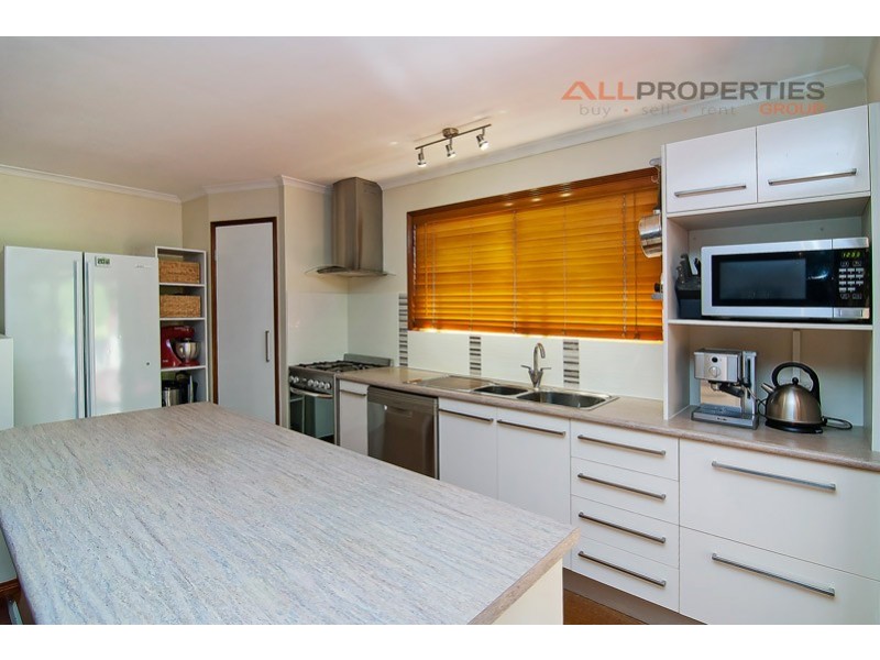 31-33 Teresa Drive, Munruben QLD 4125