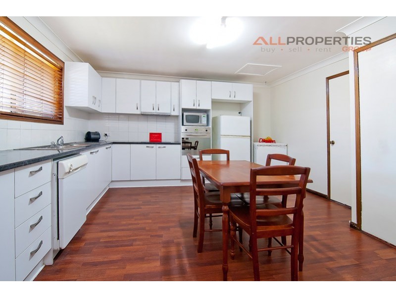 150 VANSITTART ROAD, Regents Park QLD 4118