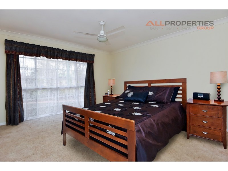 7 IBERIS COURT, Regents Park QLD 4118