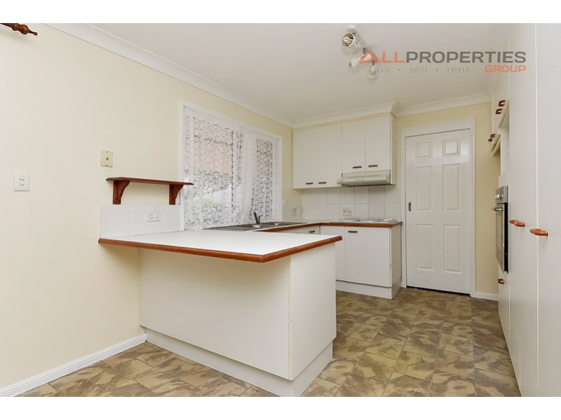 7 IBERIS COURT, Regents Park QLD 4118