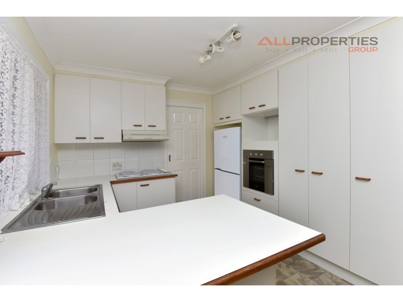 7 IBERIS COURT, Regents Park QLD 4118