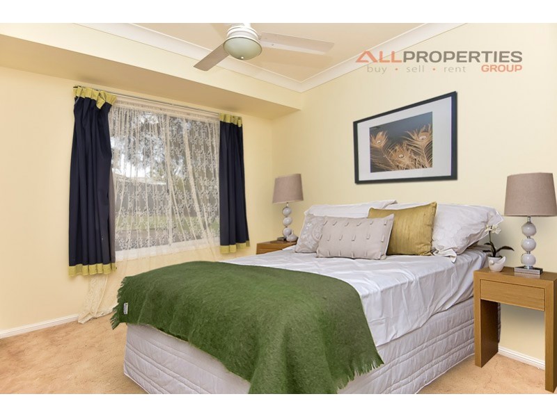 7 IBERIS COURT, Regents Park QLD 4118