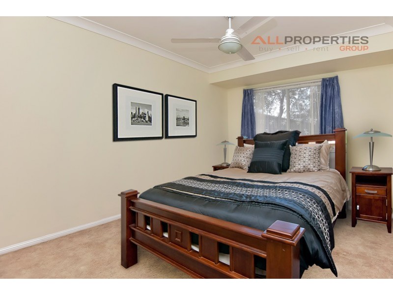 7 IBERIS COURT, Regents Park QLD 4118