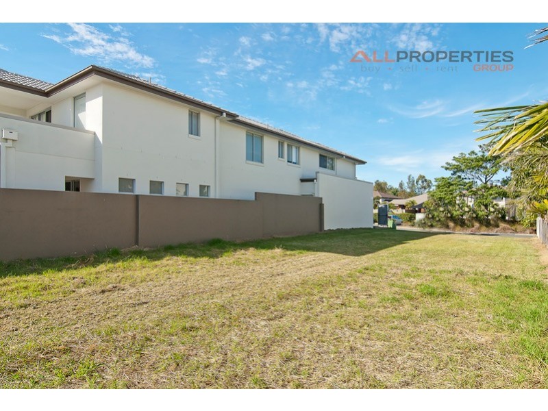 16 River Links East Boulevard, Helensvale QLD 4212