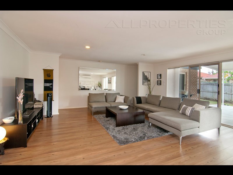 23 Hyde Pl, Forest Lake QLD 4078