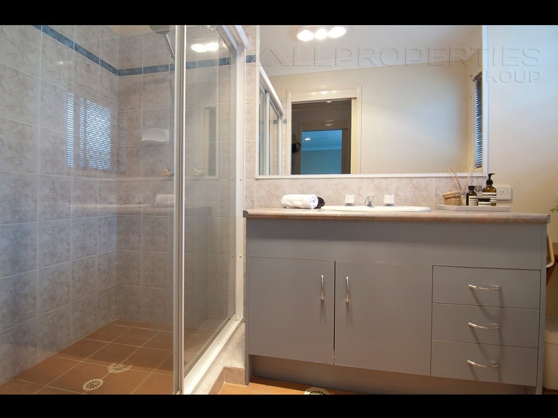 23 Hyde Pl, Forest Lake QLD 4078