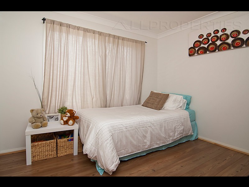 23 Hyde Pl, Forest Lake QLD 4078