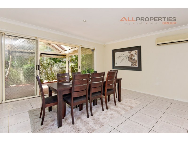 55 Honeysuckle Way, Calamvale QLD 4116