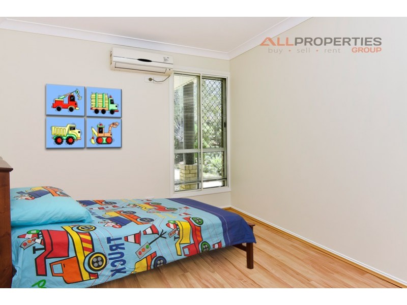 55 Honeysuckle Way, Calamvale QLD 4116