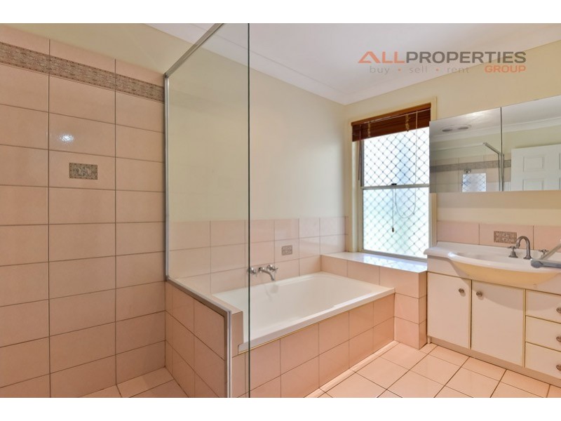55 Honeysuckle Way, Calamvale QLD 4116