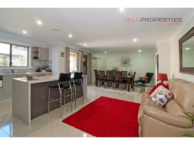16 Dily Street, Hillcrest QLD 4118