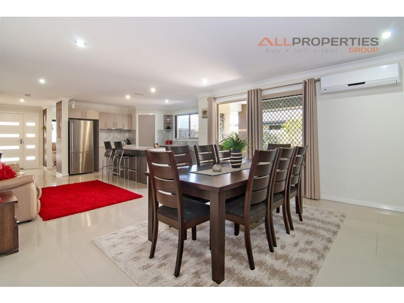 16 Dily Street, Hillcrest QLD 4118