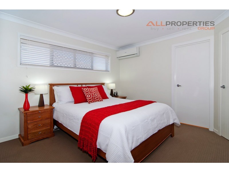 16 Dily Street, Hillcrest QLD 4118