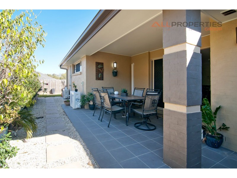 16 Dily Street, Hillcrest QLD 4118