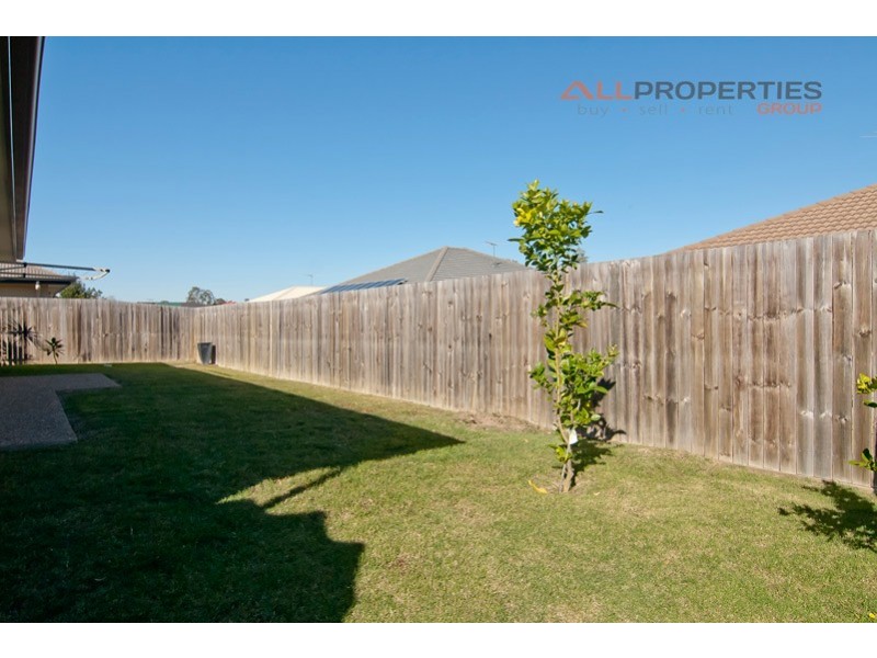 16 Dily Street, Hillcrest QLD 4118