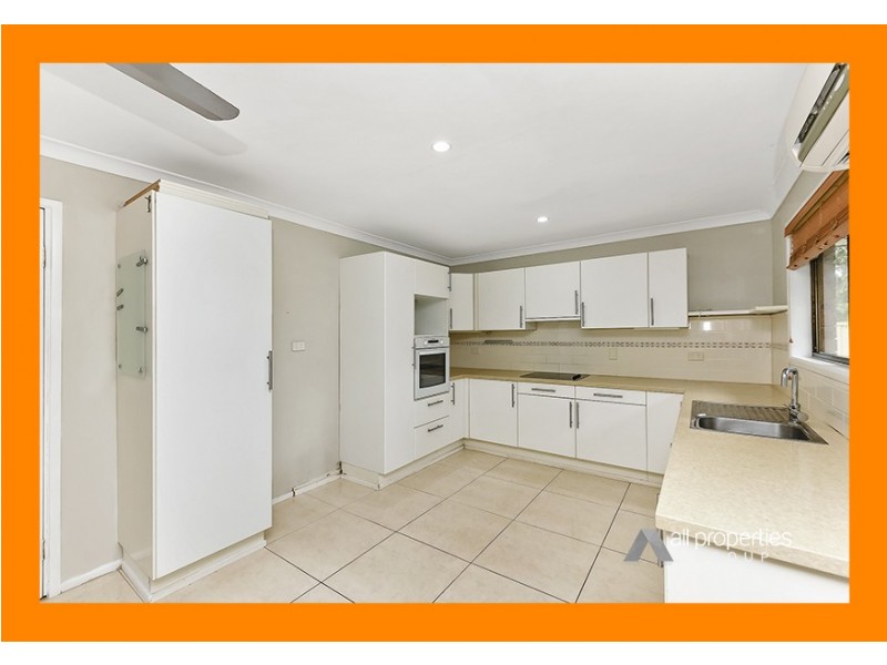 168 Emerald Drive, Regents Park QLD 4118