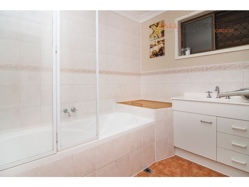 4 Tovey Road, Boronia Heights QLD 4124