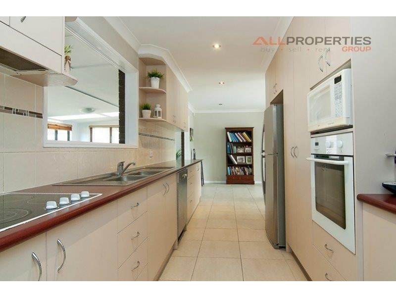 6 LICHEN COURT, Regents Park QLD 4118