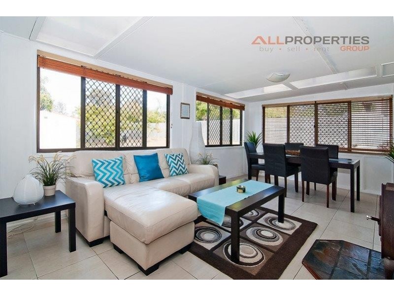 6 LICHEN COURT, Regents Park QLD 4118