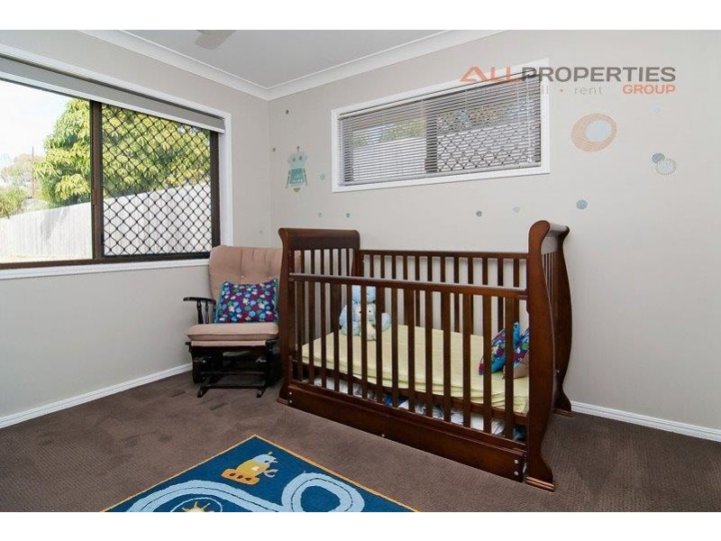 6 LICHEN COURT, Regents Park QLD 4118