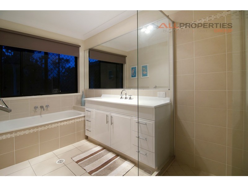 27 Avocet Ct, Greenbank QLD 4124