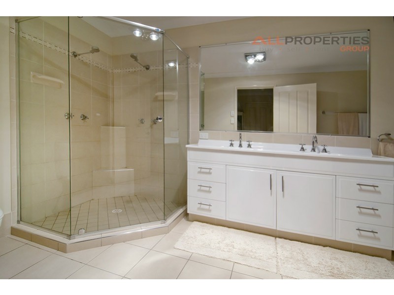 27 Avocet Ct, Greenbank QLD 4124