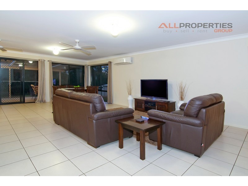 27 Avocet Ct, Greenbank QLD 4124