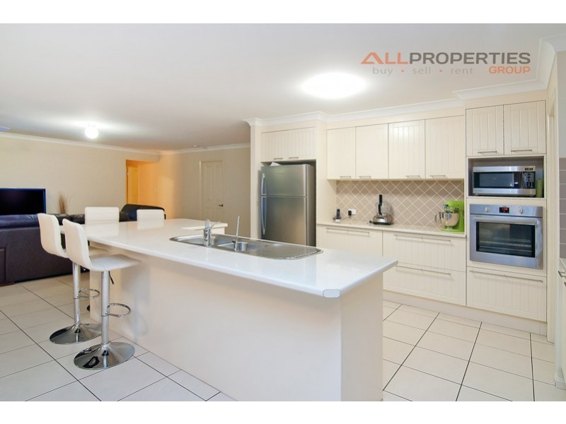 27 Avocet Ct, Greenbank QLD 4124