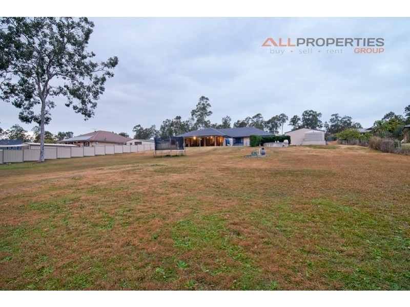 27 Avocet Ct, Greenbank QLD 4124