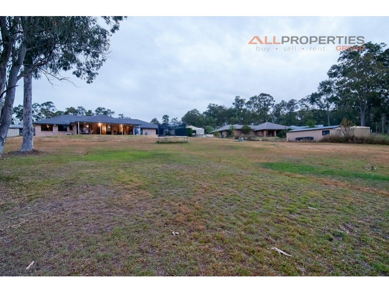 27 Avocet Ct, Greenbank QLD 4124
