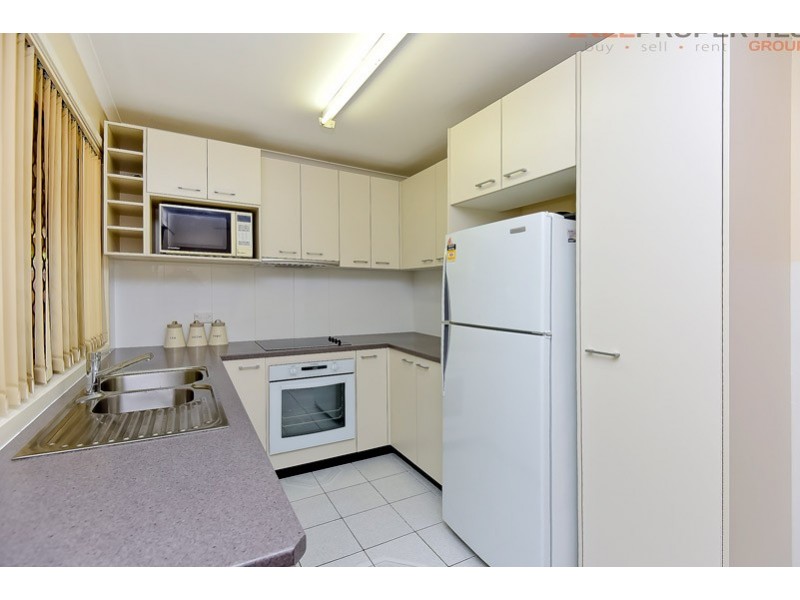 11 CONIFER STREET, Hillcrest QLD 4118
