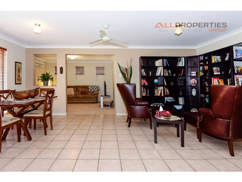 11 Parkside Place, Forest Lake QLD 4078