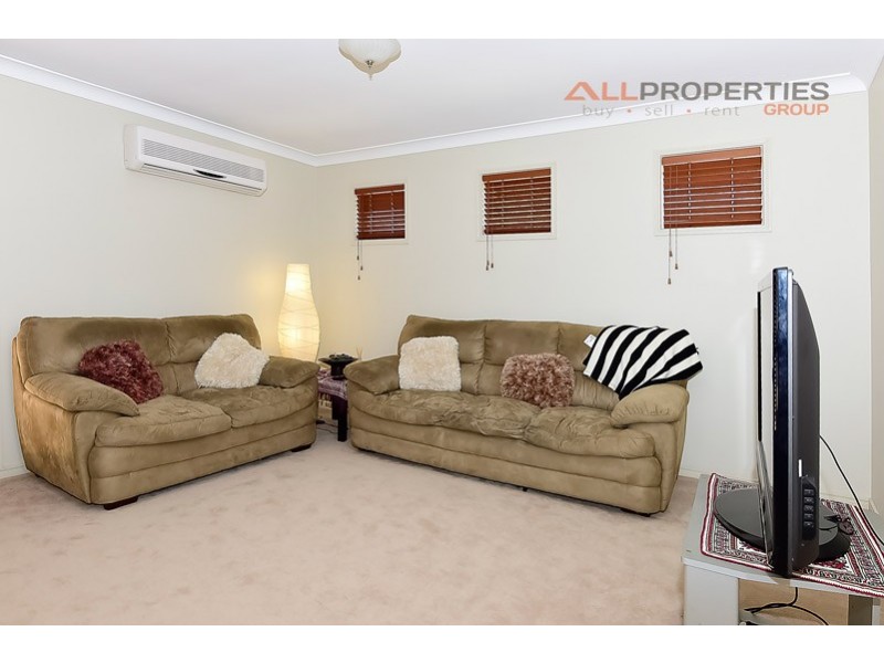 11 Parkside Place, Forest Lake QLD 4078