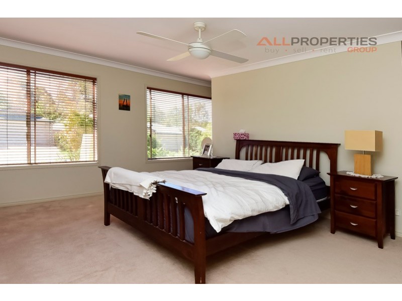 11 Parkside Place, Forest Lake QLD 4078