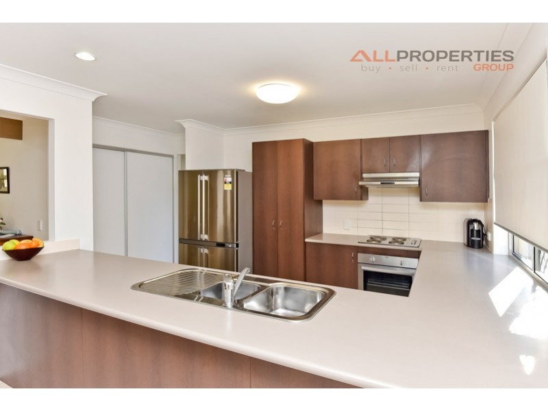 UNIT 1 / 24 Barrine Place, Parkinson QLD 4115