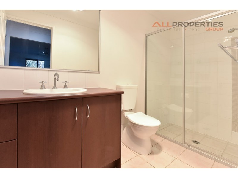 UNIT 1 / 24 Barrine Place, Parkinson QLD 4115