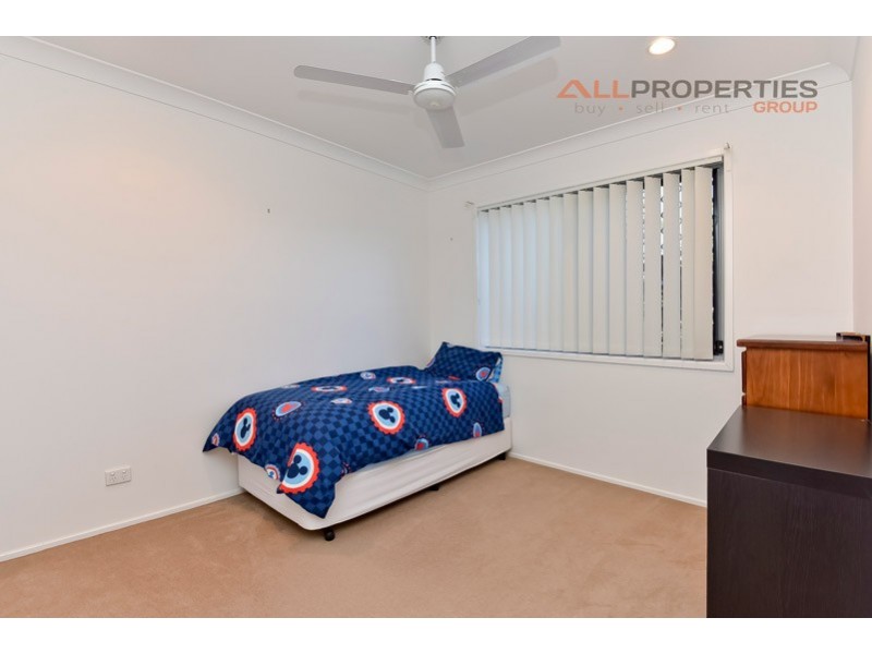 UNIT 1 / 24 Barrine Place, Parkinson QLD 4115