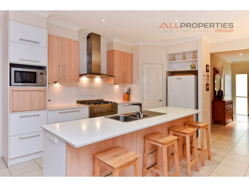 12 Gardenia Circuit, Heathwood QLD 4110