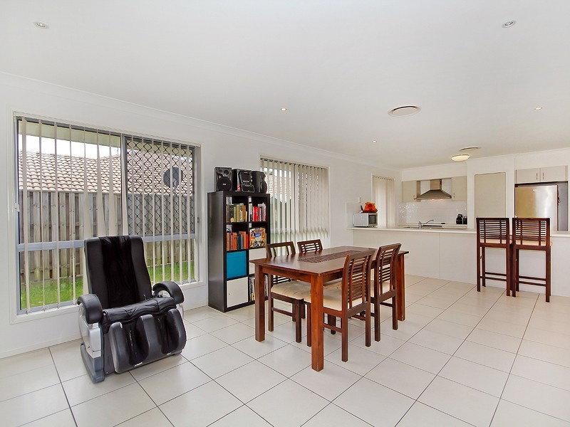 17 Juniper Street, Heathwood QLD 4110