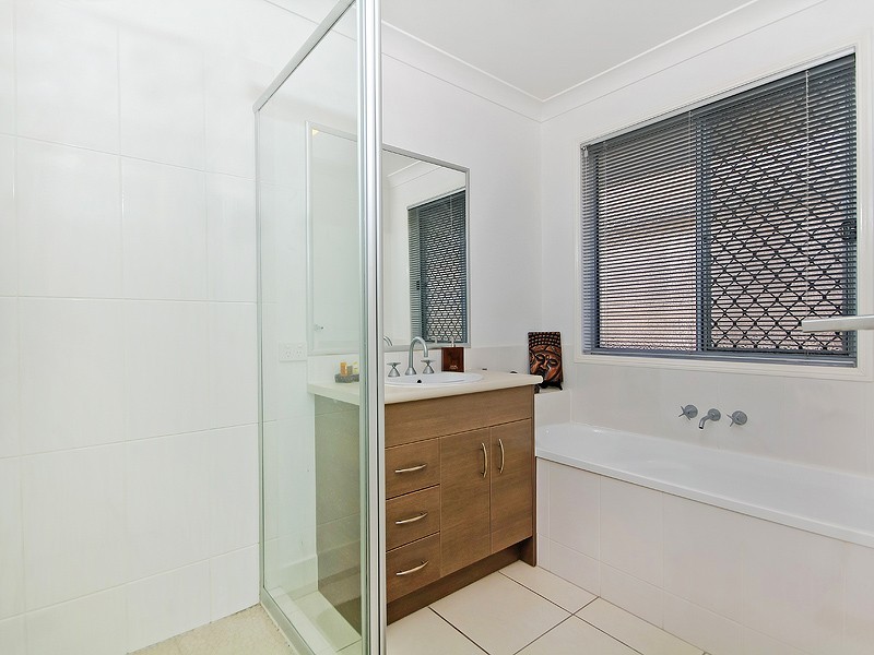 17 Juniper Street, Heathwood QLD 4110