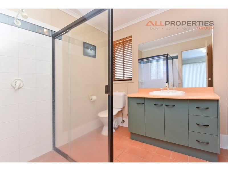 5 Glenfield St, Parkinson QLD 4115