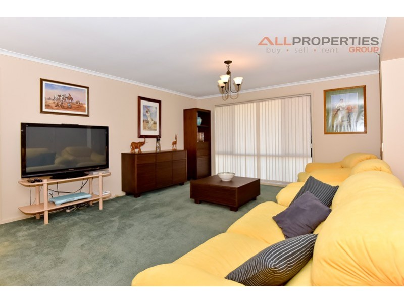 5 Glenfield St, Parkinson QLD 4115