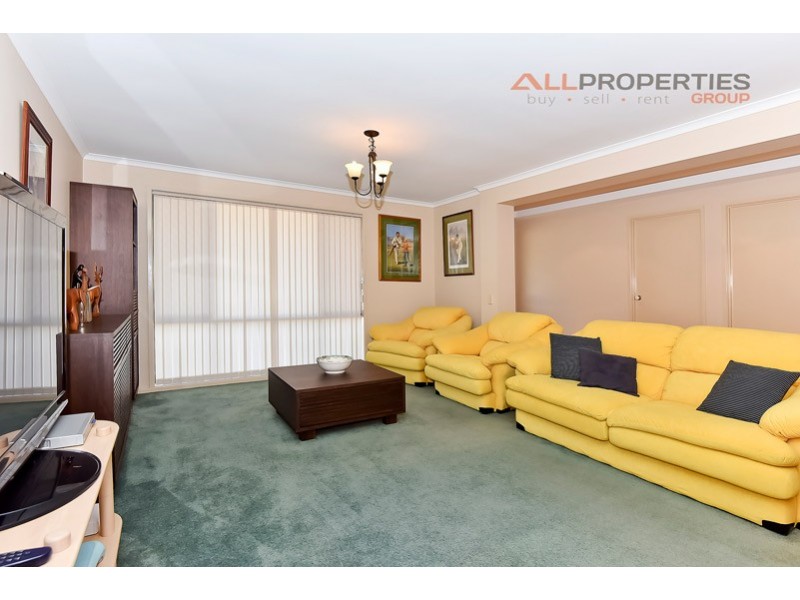 5 Glenfield St, Parkinson QLD 4115