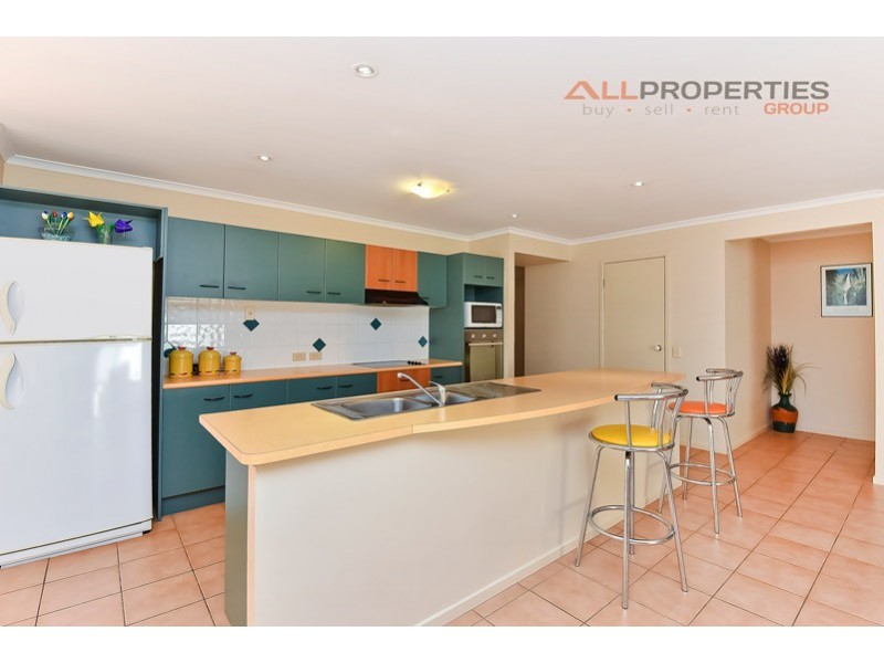 5 Glenfield St, Parkinson QLD 4115